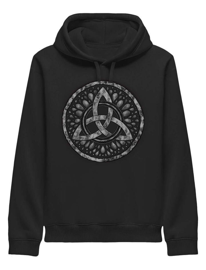 Schwarzer Damen Hoodie mit Triquetra-Medaillon und Tropfenkranz in der Vorderansicht, Kapuze mit flachen Kordeln