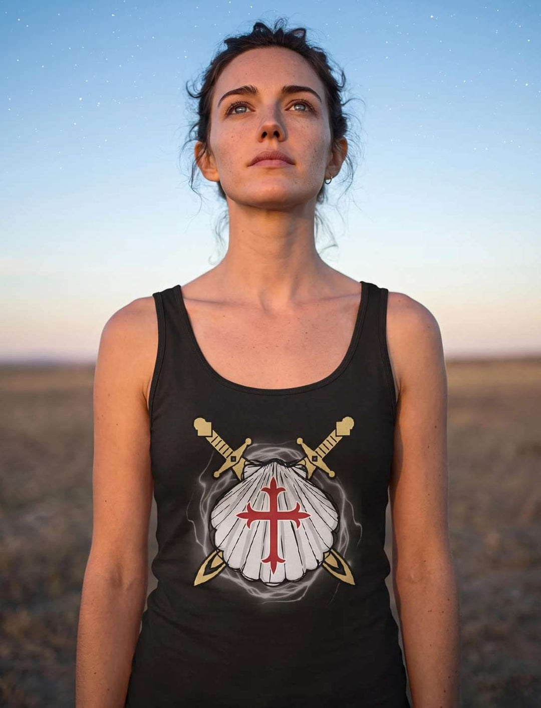 Schwarzes Tank Top in der Abenddämmerung unter offenem Himmel